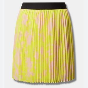 Torrid Size 2X 18-20 Chiffon Pleated Yellow Floral Printed Mini Skirt Lined NWOT